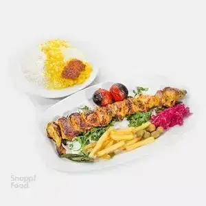کباب ابان: جوجه کباب لذیذ با چلو زعفرانی، سیب زمینی سرخ کرده، گوجه کبابی و مخلفات تازه. سفارش آنلاین غذای ایرانی.