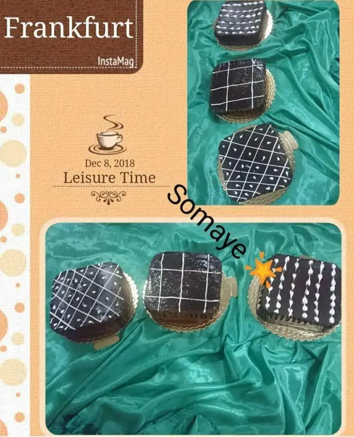 مجموعه‌ای از ۶ مینی کیک شکلاتی خوشمزه با تزیینات سفید هنری و متنوع هنرکده کارامل. بهترین دسر و شیرینی برای جشن‌ها و لحظات خوش.