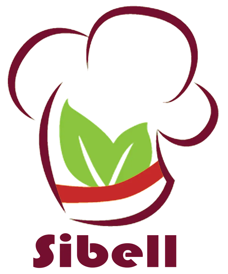 لوگوی رسمی فینگرفود سی بل شامل کلاه آشپزی، دو برگ سبز نماد تازگی و سلامت، نوار قرمز و نام Sibell، مناسب برای سفارش غذای خانگی و سالم.