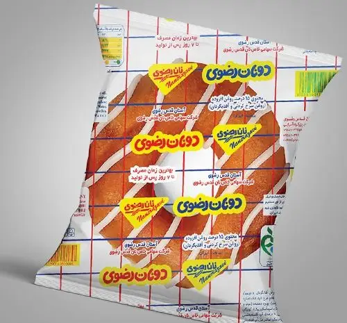 تصویر بسته‌بندی نان رضوی غرب تهران حاوی دونات‌های طلایی با تزئینات سفید. این محصول خوشمزه نان رضوی، انتخابی عالی برای پذیرایی است.