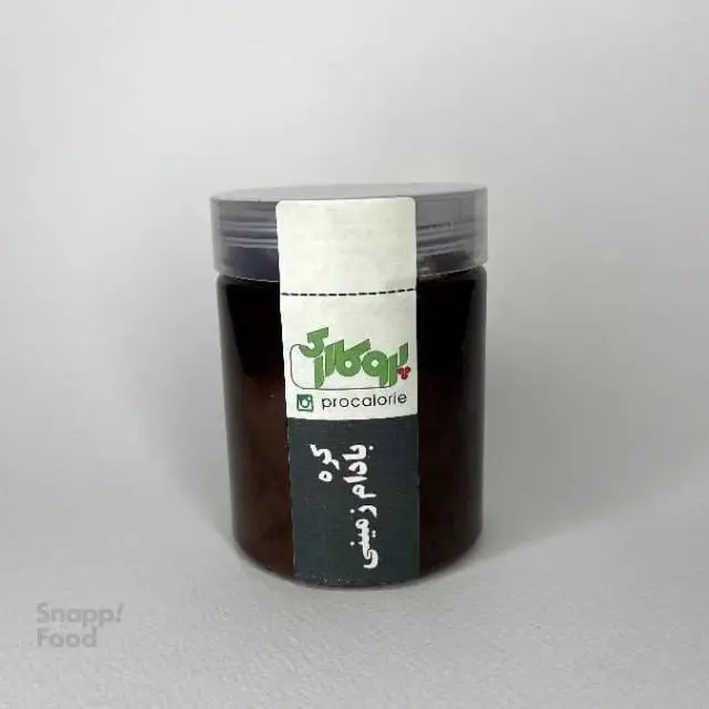 کره بادام زمینی طبیعی پرو کالری (Procalorie)، محصولی سالم و رژیمی برای ورزشکاران و افراد با رژیم غذایی، ارائه شده در شعبه سعادت آباد.