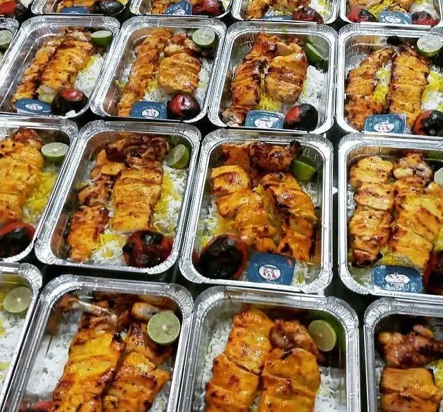 چلو جوجه کباب لذیذ رستوران حمید: طعم اصیل غذای ایرانی با کیفیت ممتاز، آماده سفارش آنلاین و ارسال فوری برای شما.