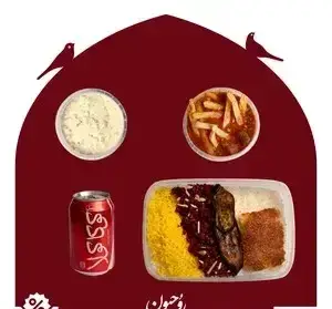 پک غذای کامل روحی اکسپرس شهرک غرب شامل برنج زعفرانی و زرشک پلو، خورشت بادمجان، کتلت، ماست، خوراک سیب‌زمینی و نوشابه کلاسیک.