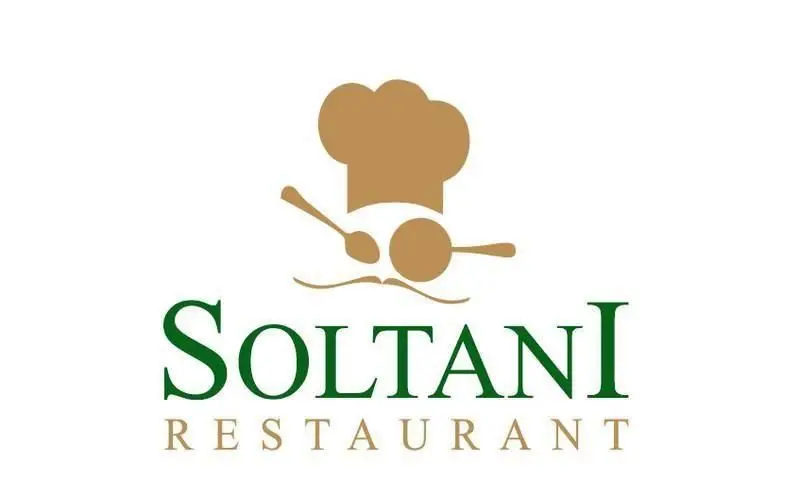 لوگو رستوران ایرانی سلطانی با طراحی کلاه سرآشپز، قاشق، تابه و سیبیل. نمادی از اصالت و کیفیت در ارائه بهترین غذاهای ایرانی.