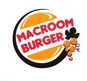 لوگوی جذاب مکروم برگر، طراحی دایره‌ای با نان طلایی و متن برجسته قرمز. نماد انگور در کنار برند فست فود برای تجربه طعم بی‌نظیر.