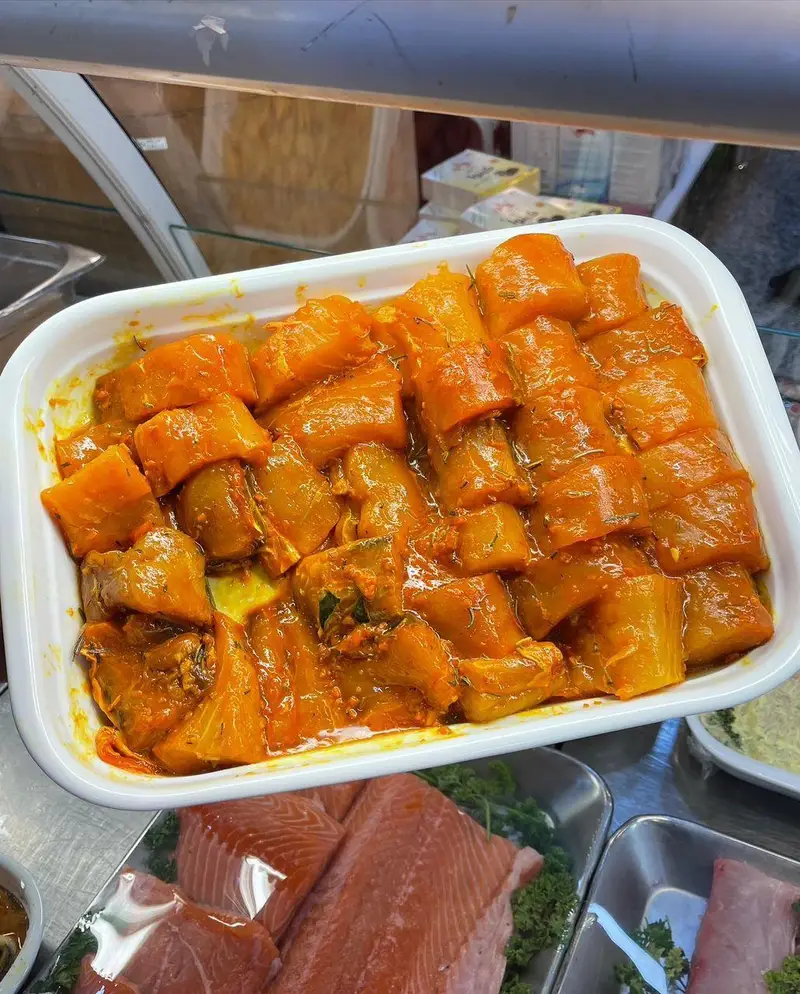 انواع ماهی مزه‌دار شده و فیله سالمون تازه در سوپر پروتئین ملل؛ آماده طبخ با بالاترین کیفیت برای خریدی آسان و لذت‌بخش.