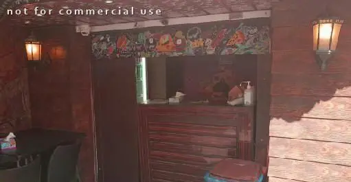 نمایی از فضای داخلی رستوران پیتزا سیب ۳۶۰ با دکوراسیون چوبی روستیک، نورپردازی گرم با فانوس و کانتر خدمات. محیطی ایده‌آل برای لذت بردن از پیتزا.