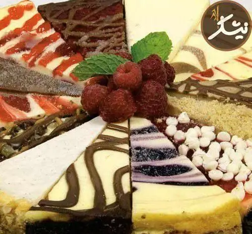 برش‌های متنوع و رنگارنگ چیزکیک‌های خاص قنادی نیشکر شعبه زعفرانیه وی.آی.پی با تزئین تمشک و نعنا، ایده‌آل برای هر مناسبت. بهترین دسر.