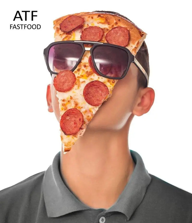 تبلیغ خلاقانه رستوران فست فود ATF: فردی با پیتزا پپرونی و عینک آفتابی، تصویری جذاب برای فست فود ATF.