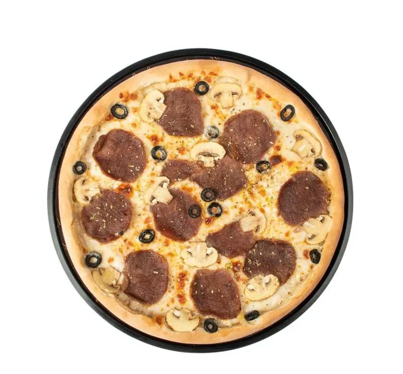 تصویر پیتزا ویژه فست فود کامنت با تکه‌های بزرگ گوشت، قارچ تازه و زیتون سیاه، آماده برای سفارش آنلاین از فست فود کامنت.