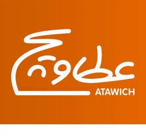 آرم عطاویچ، برند محبوب فست فود و رستوران‌های زنجیره‌ای در ایران، با فونت منحصر به فرد فارسی و لوگوتایپ انگلیسی ATAWICH روی زمینه نارنجی.