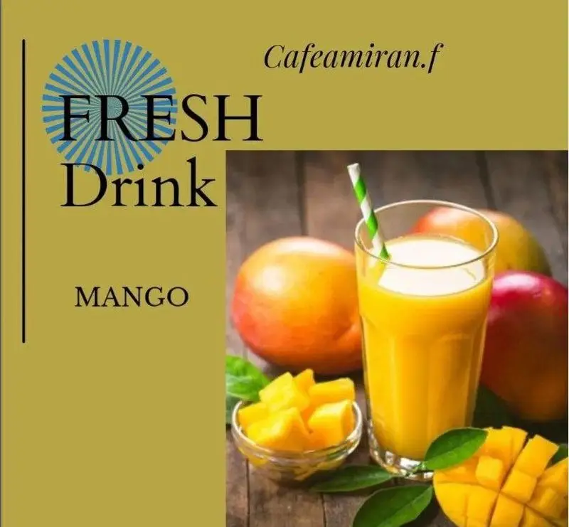 آبمیوه تازه انبه کافه امیران: یک لیوان نوشیدنی خنک و طبیعی انبه، با میوه کامل و تکه‌شده، مناسب روزهای گرم در کافه عربی امیران.