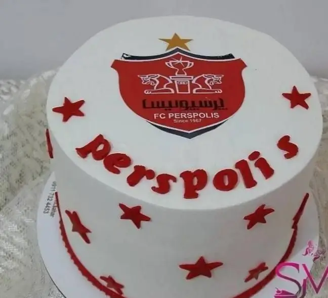 کیک تولد پرسپولیس از قنادی سهند. طراحی اختصاصی با لوگوی FC Perspolis و ستاره‌های قرمز برای طرفداران فوتبال.