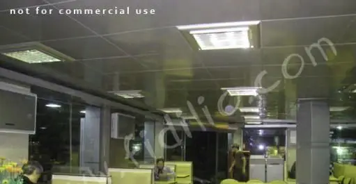 فضای داخلی مدرن و شیک فست فود مریانج با سقف کاذب فلزی براق، نورپردازی یکپارچه، تهویه مطبوع و محیطی دلنشین برای مشتریان.