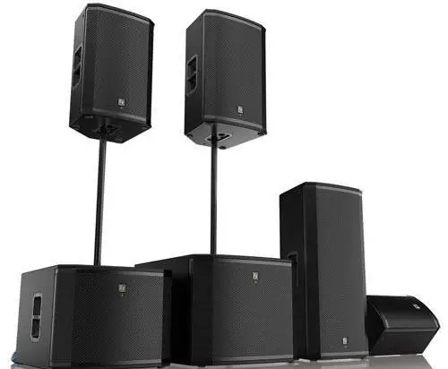 تجهیزات صوتی حرفه‌ای کرایه‌ای: بلندگوهای اکتیو روی پایه، ساب ووفر، بلندگوی ایستاده و مانیتورینگ از تجهیزات و ظروف کرایه ستاره.