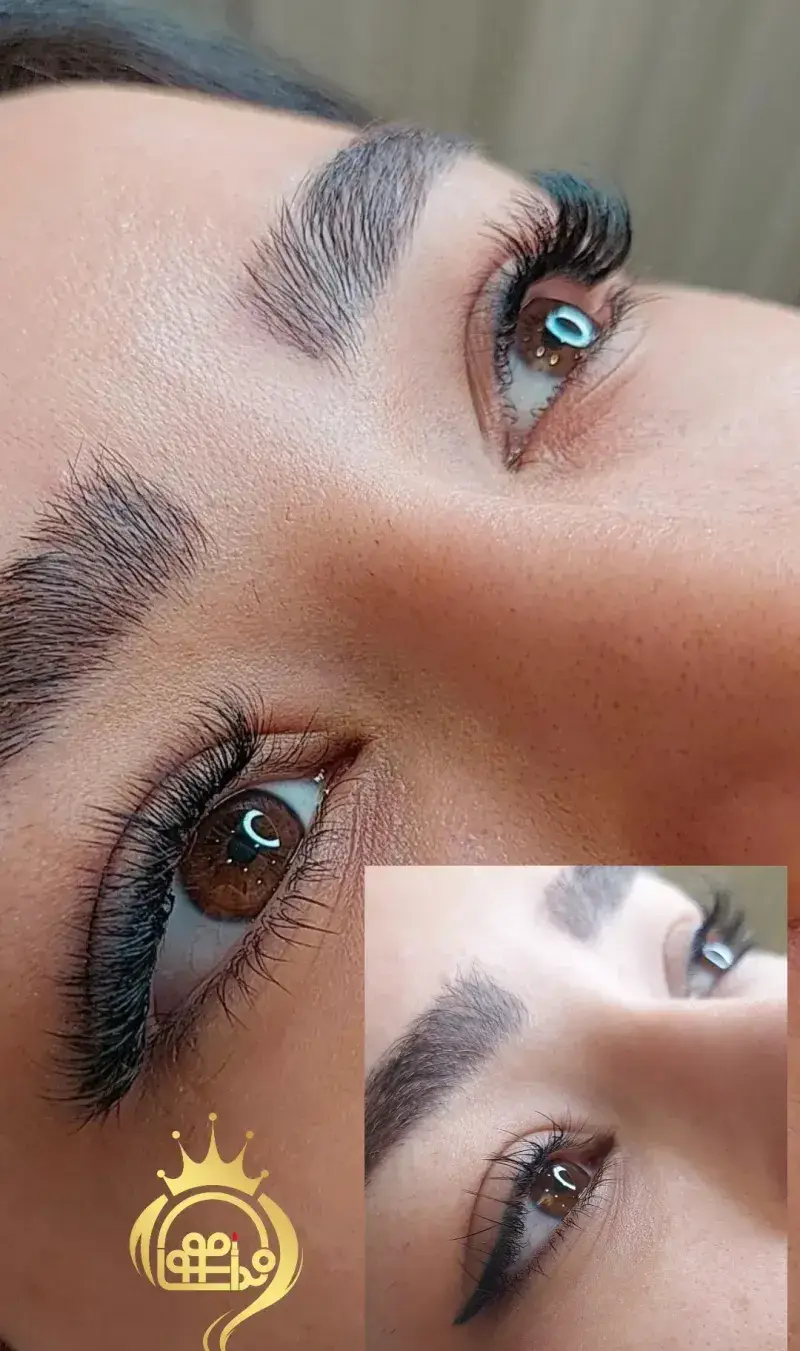 نمای نزدیک از کاشت و اکستنشن مژه اسپایکی همراه با اصلاح و لیفت ابرو در آرایشگاه زنانه ندا موسوی با تصویر قبل و بعد