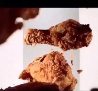 مرغ سوخاری پرپل سوخاری، ران و تکه‌های مرغ کنتاکی طلایی و ترد. تجربه طعم بی‌نظیر بهترین غذای آماده و خوشمزه برای سفارش آنلاین.