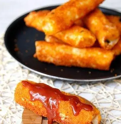 رستوران بورک: اسنک‌های کریسپی و طلایی سرخ‌شده با سس تند. لذت طعم بی‌نظیر این پیش‌غذاهای خوشمزه را در رستوران بورک تجربه کنید.