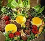 لذت تجربه طعم اصیل کباب و پلو ایرانی با ته دیگ زعفرانی و سبزی تازه در باغ رستوران سایدا شهران، انتخابی ایده‌آل برای دورهمی‌ها.