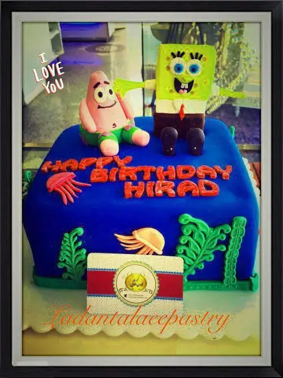 کیک تولد پسرانه باب اسفنجی و پاتریک با طرح دریا، هدیه‌ای جذاب از شیرینی لادن طلایی برای تولد هیراد.