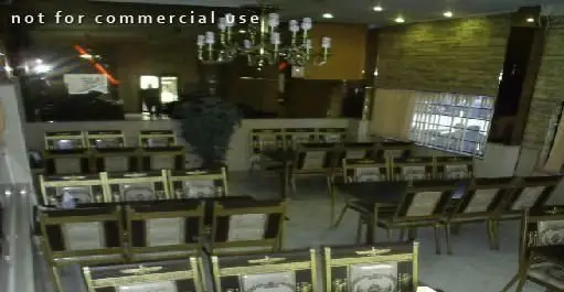 سالن غذاخوری شیک و کلاسیک چلوکباب پارس، بهترین مکان برای لذت بردن از انواع چلوکباب و غذاهای اصیل ایرانی.