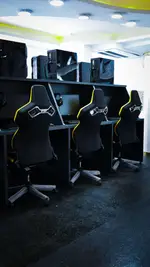 تصویر 1 - گیم سنتر اسکوآد - SQUAD