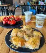 تصویر 5 - جگرسرای امیرخان (گل یخ)