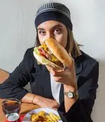 تصویر 2 - پیتزا در ب در