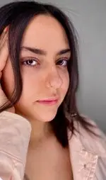 نمونه کار لیفت و لمینت مژه طبیعی به همراه لیفت ابرو برای حالت‌دهی زیبا و جذاب به چشم‌ها در سالن تخصصی زیبایی