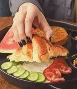 تصویر 2 - کافه سرای ارغوان