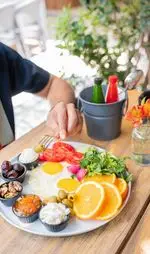 تصویر 1 - کافه رام بیسترو با انواع غذا و نوشیدنی