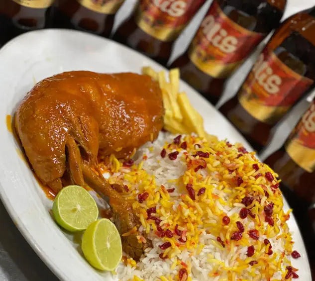 سفارش چلو مرغ مجلسی کترینگ کاراکو با زرشک پلو و برنج زعفرانی، لیموترش و سیب زمینی. غذای باکیفیت ایرانی.