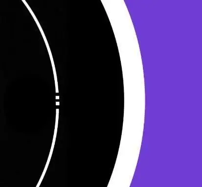 طراحی مدرن لوگو کوچینا پیتزا با خطوط منحنی مشکی، سفید و بنفش، نمایانگر هویت بصری خاص و جذاب برند پیتزا.