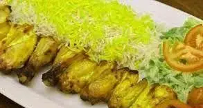 چلو جوجه کباب زعفرانی و برنج ایرانی در تهیه غذا رادان. طعم اصیل غذای خانگی برای سفارش آنلاین، بیرون بر و کترینگ.