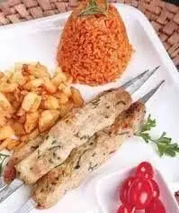 جوجه کباب لذیذ تهیه غذا رادان با کته قرمز قالبی و سیب زمینی سرخ کرده، بهترین گزینه برای سفارش غذای بیرون بر، رستوران و مهمانی ها.