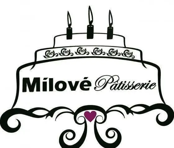 لوگوی سیاه و سفید شیرینی فروشی میلاوه (Milové Patisserie)، با طرح کیک تولد سه طبقه، سه شمع روشن و حاشیه‌های تزئینی و قلب بنفش.