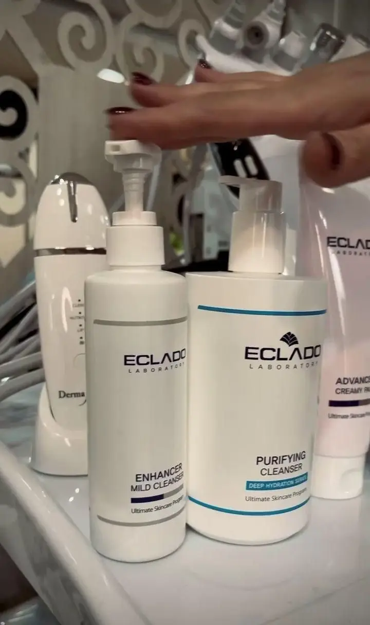 محصولات پاک کننده و مراقبت از پوست Eclado (Eclado Laboratory) در آرایشگاه زنانه آنا برای ارائه خدمات تخصصی و حرفه‌ای زیبایی پوست.