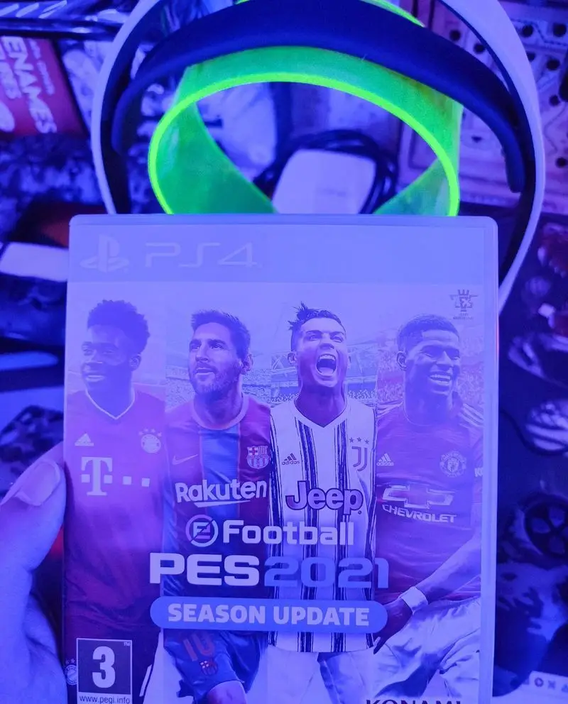 تصویر کاور بازی PES 2021 PS4 (فوتبال) در کافه گیم کینگ شرق شمس آباد مجیدیه شمالی، بهترین تجربه گیمینگ و کنسول.